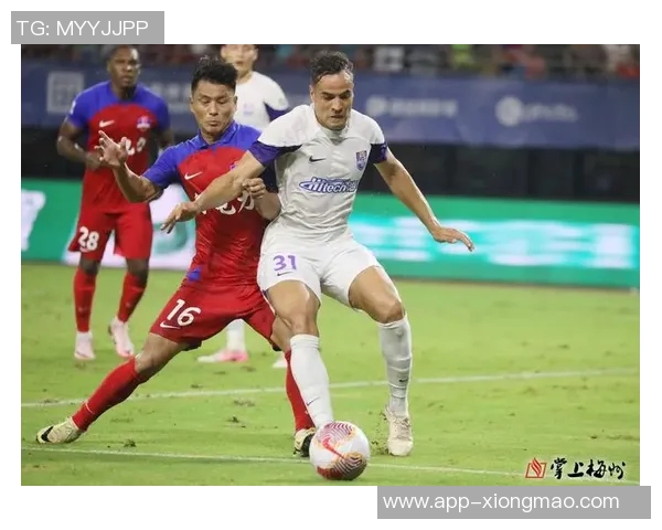 梅州队凭借茹子楠远射小角度破门暂时领先海牛队 梅州队凭借茹子楠远射小角度破门暂时领先海牛队