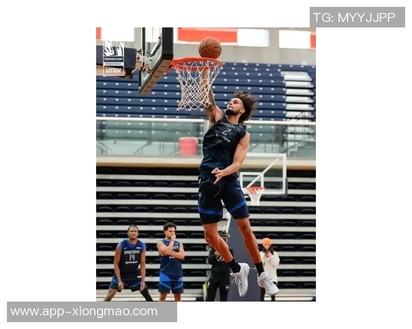 独行侠训练阵容惊艳全场弗拉格华盛顿浓眉莱夫利携手出击