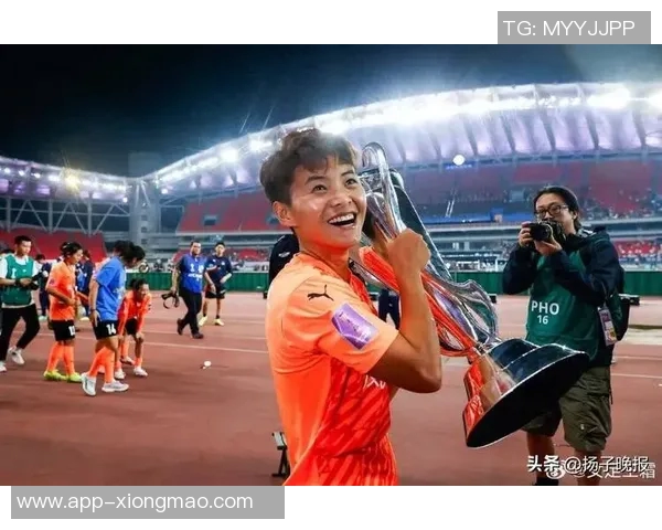 王霜未获奖引发争议女足亚冠成就应受到更多重视
