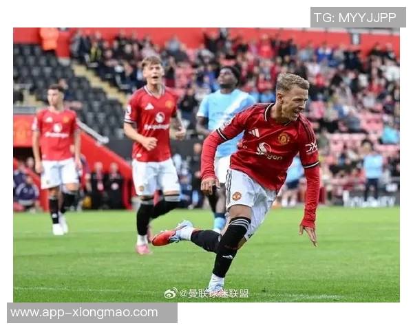 弗莱彻之子杰克在曼联U21比赛中被红牌罚下将面临两场停赛处罚