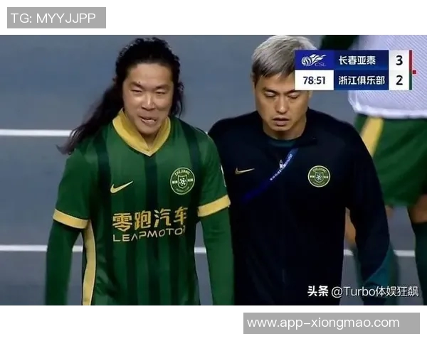 河南队凭李提香乌龙球领先浙江后防线三人染黄局势紧张 河南队凭李提香乌龙球领先浙江后防线三人染黄局势紧张