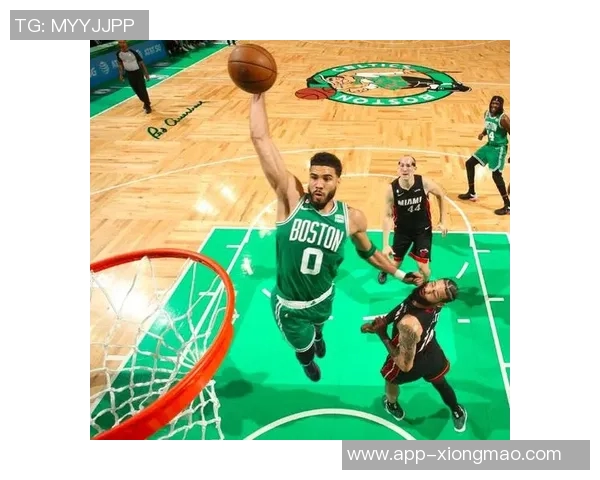 底蕴深厚绿军三分火力全开本季场均16记三分领跑联盟进攻效率高居第二