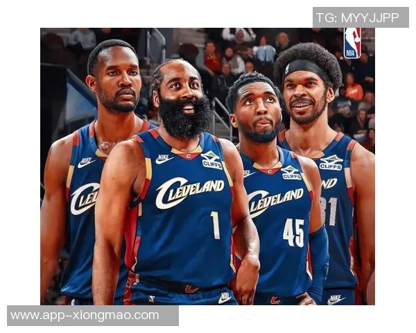 米切尔谈哈登与莫布里配合潜力期待未来表现更佳